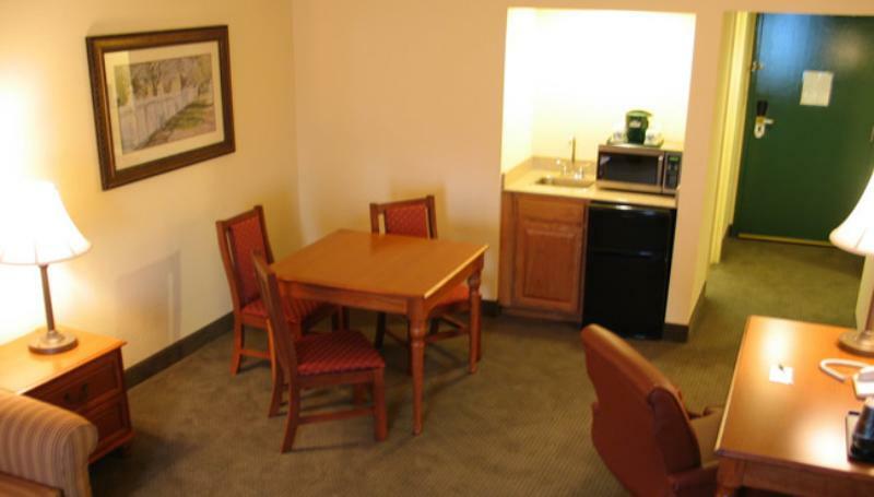 Hotel Country & By Radisson, East Busch Gardens , Va Williamsburg