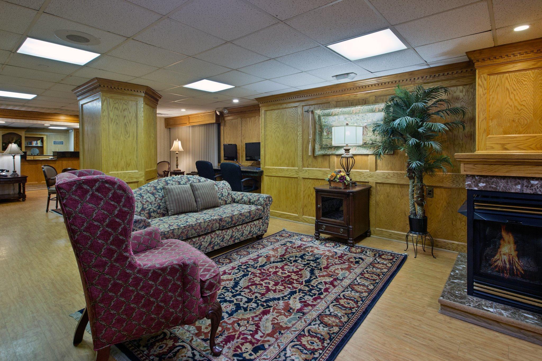 Country Inn&suites By Radisson, East Hotel