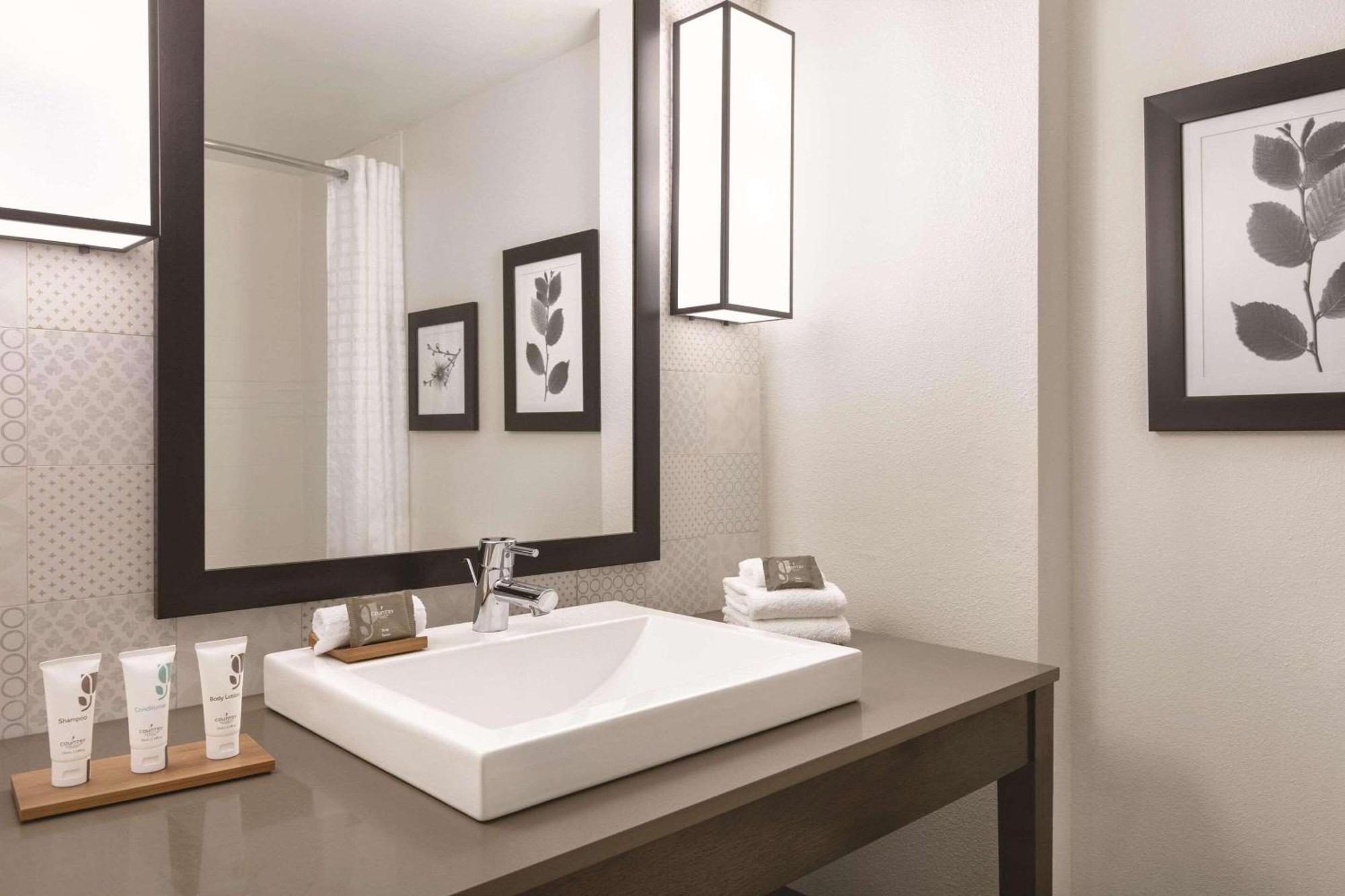 Country Inn&suites By Radisson, East Hotel 3*