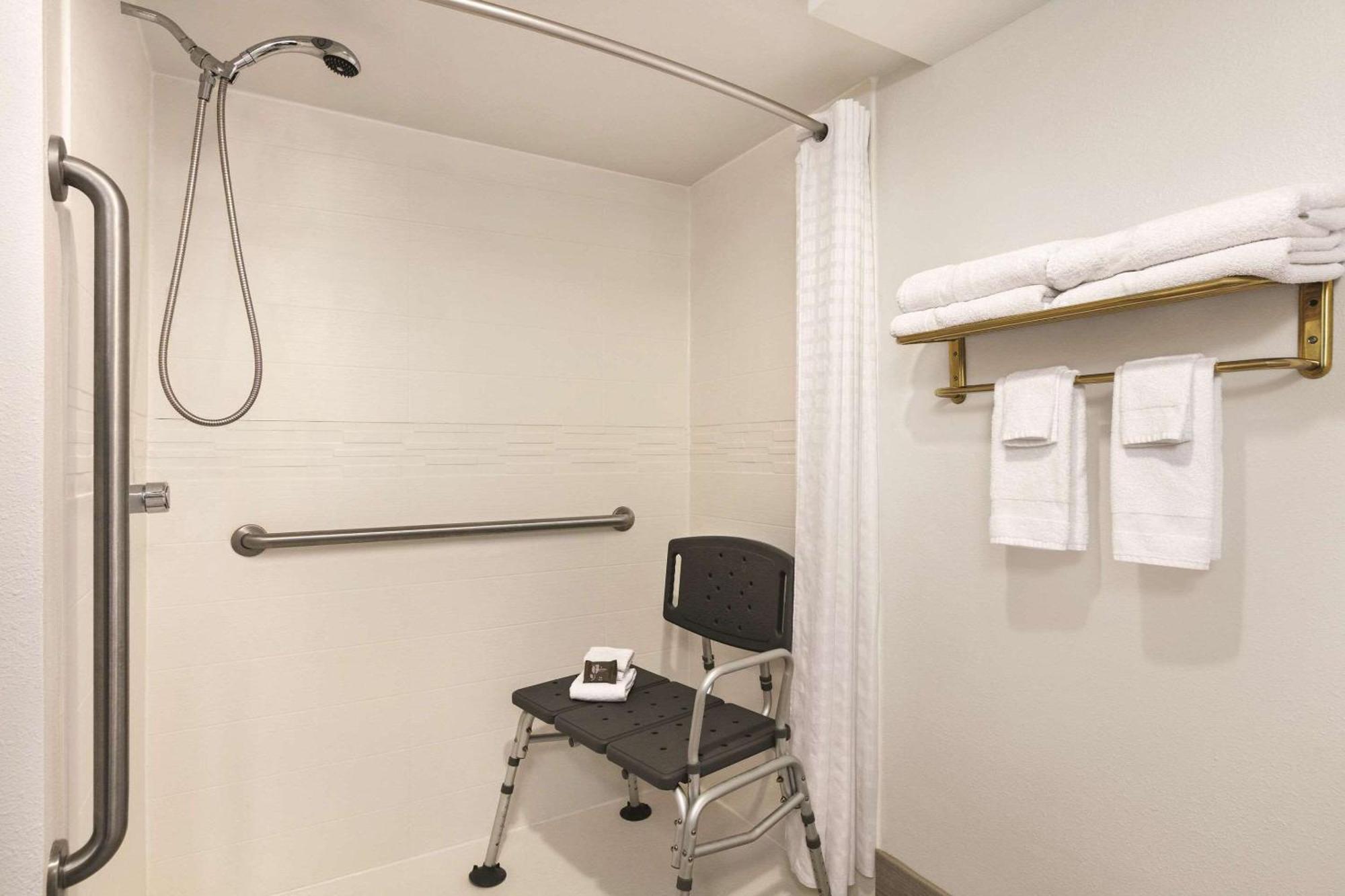 Country Inn&suites By Radisson, East Hotel Williamsburg