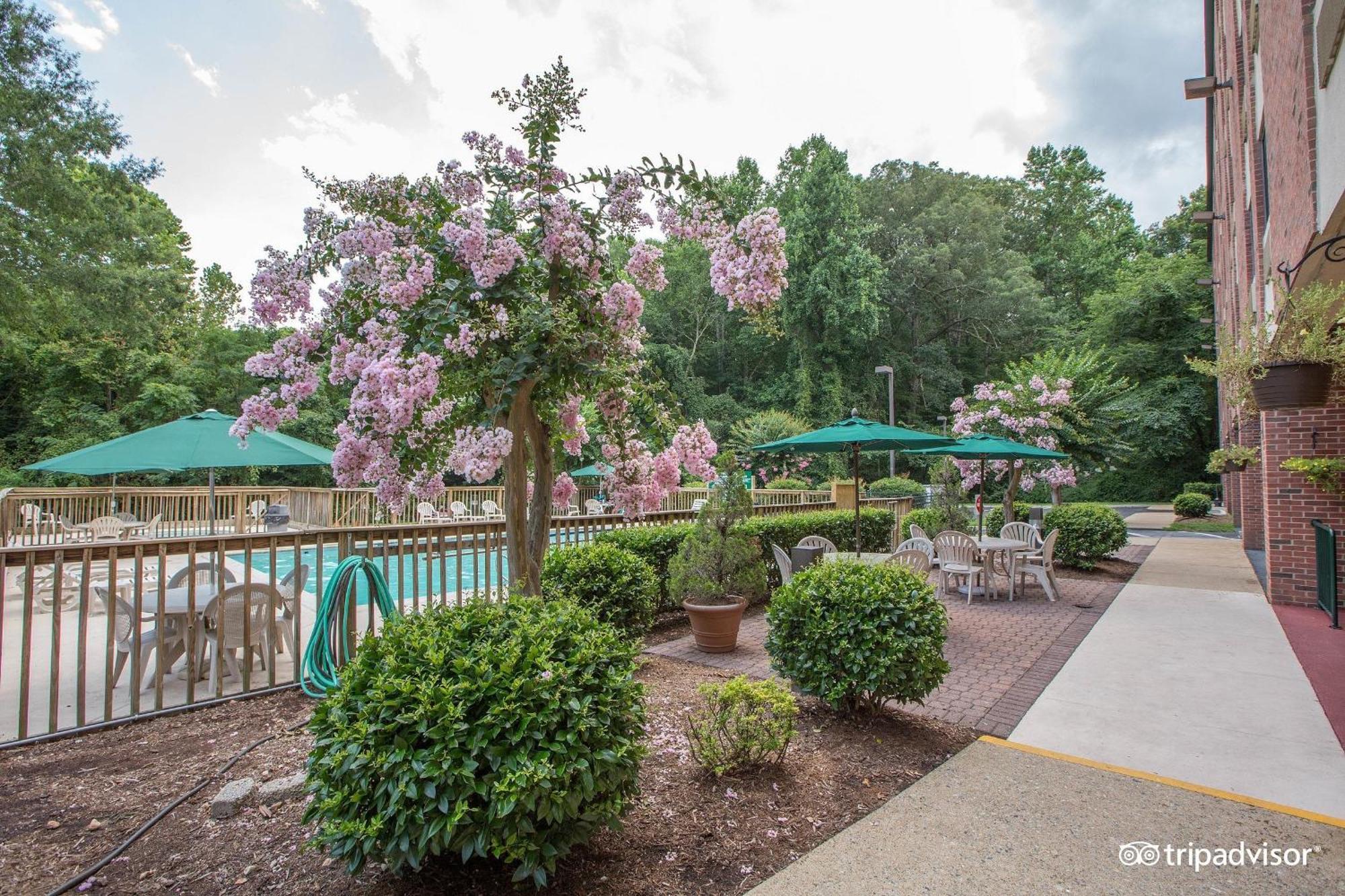 Country Inn&suites By Radisson, East 3*