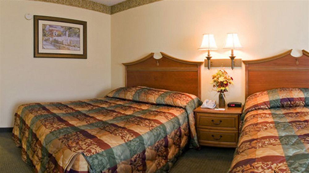 Hotel Country Inn&suites By Radisson, East 3*