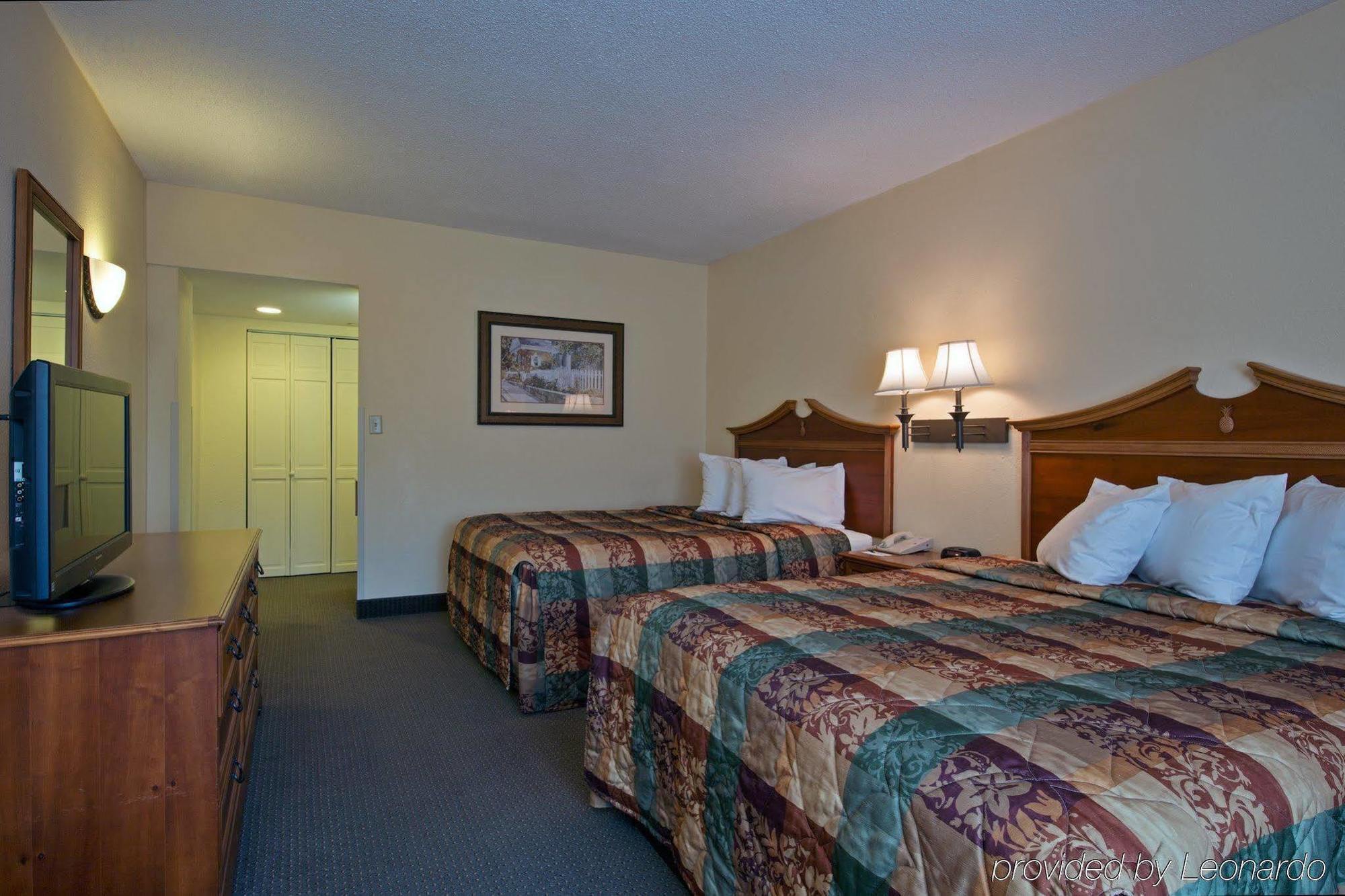 Country Inn&suites By Radisson, East